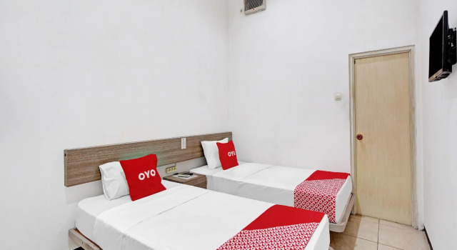 Номер Deluxe Almeira Homestay Syariah Near RS Islam Al-Irsyad Mitra Reddoorz