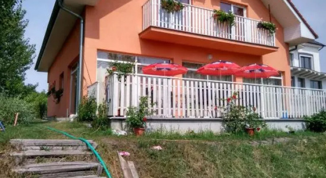 Apartmán - Nóra, Забронировать Отель Отели Трнавский края с бассейном, Бассейн