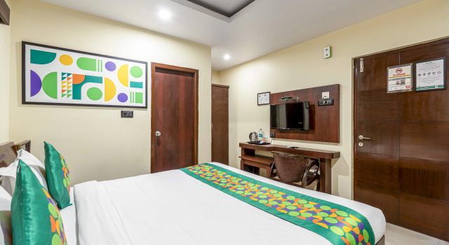 Номер Standard Treebo Marina Grand, Railway station