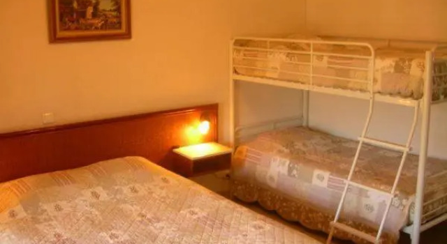 Standart dört kişilik oda Hôtel de la Madeleine