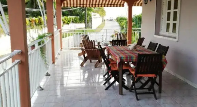 Апартаменты с 3 комнатами Hébergement mouchas F4 - dans Villa les Polycias