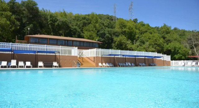 Morgan Hill Camping Resort Cottage 3, Забронировать Кемпинг Морган-Хилл Область залива Сан-Франциско