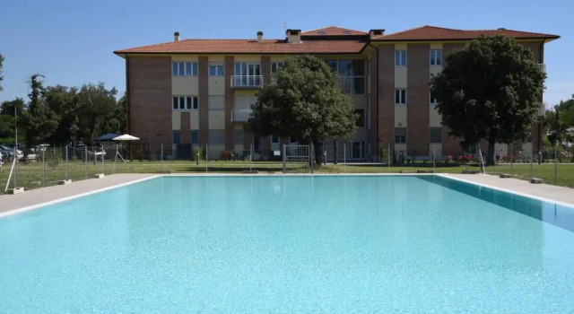 Residence Il Piviere App 7 with Private Garden, Book Hotel Hotels in Pisa with a Pool, Swimming Pool