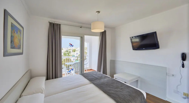 Студия с балконом OLA Apartamentos Cala dOr