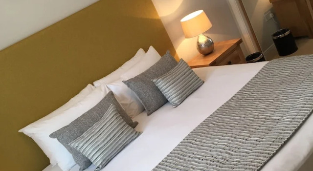 Апартаменты Deluxe Inverness City Suites