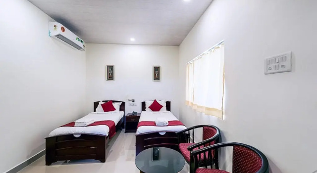 Varuna Inn Banquets & Resort