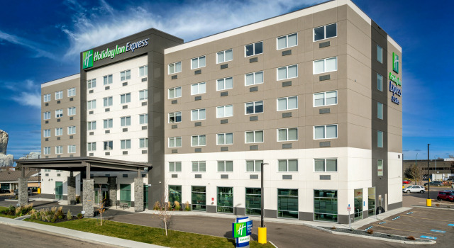 Holiday Inn Express & Suites Brandon by IHG