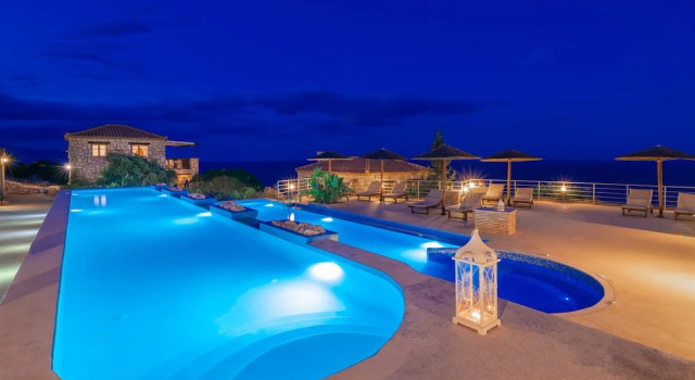 Вилла c 1 комнатой с балконом и с видом на море Strofilia Authentic Villas