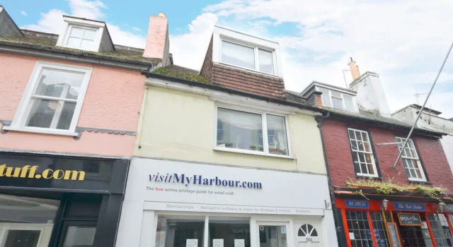 36A Cowes High Street