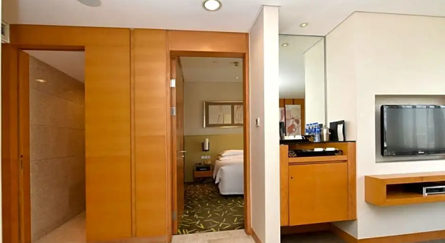 Люкс Crowne Plaza Zhongshan Wing On City by IHG