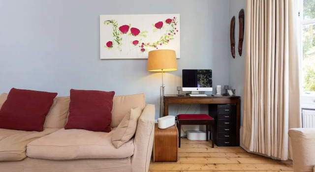 4 Bedroom Home In South London, Varaa Lomakoti Mökit kohteessa Merseyside, Mökki