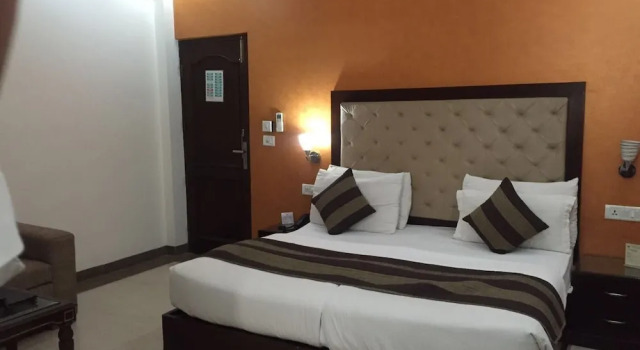 Номер Deluxe Mahalakshmi Palace hotel