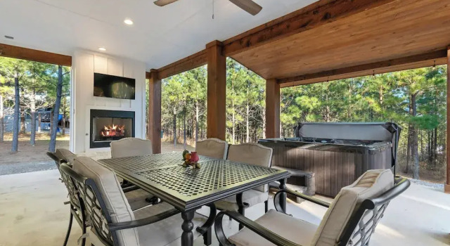 Коттедж 3 Mi to Lake: Cabin w/ Hot Tub in Broken Bow!