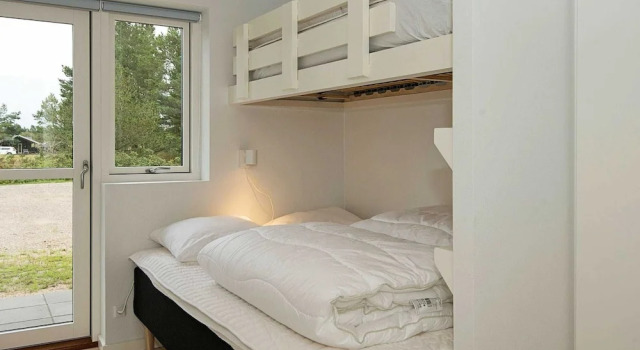 Spacious Holiday Home in Humble With Beach Nearby, Book Hotel Hoteller i Tversted med parkering, Parkering