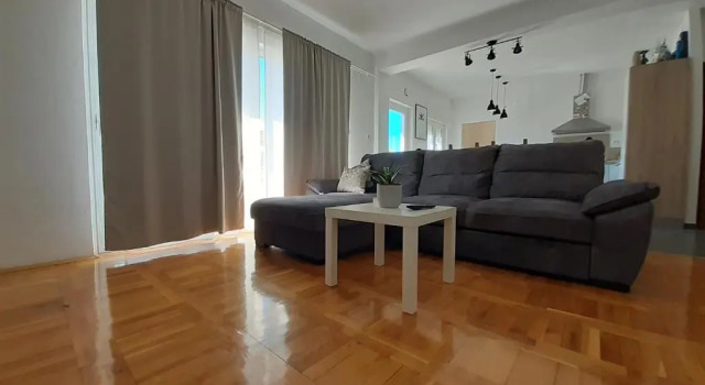 Rasin Apartments