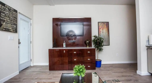 1 Bedroom Apartment with Luxurious Design in SD