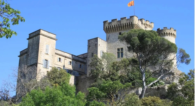 Chateau de la Barben, Забронировать Отель Ла-Барбен Буш-дю-Рон