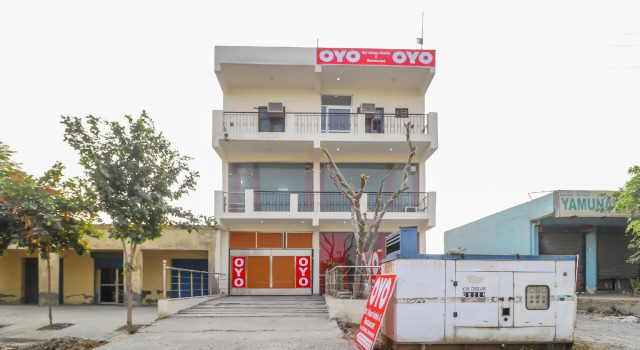 Collection O 76451 Da Urban Hotels & Restaurant, Забронировать Отель Грейтер-Нойда штат Уттар-Прадеш