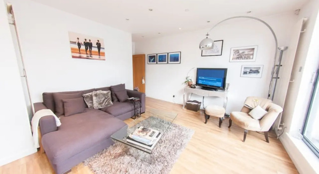 Bright and Spacious Apartment With Terrace