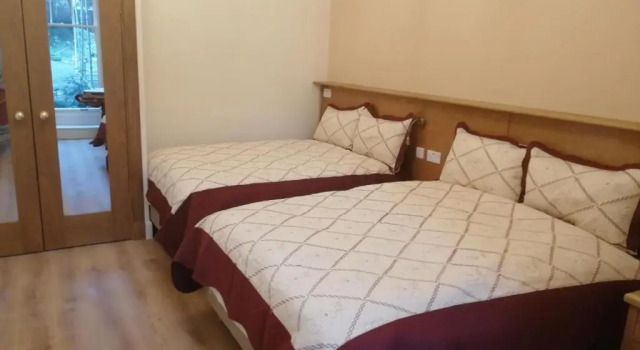 Четырёхместный номер Deluxe Cumberland Hotel