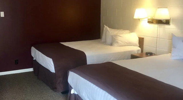 Четырёхместный номер Standard Four Winds Motel