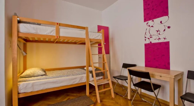 Кровать в общем номере (женский номер) Centrum House Hostel