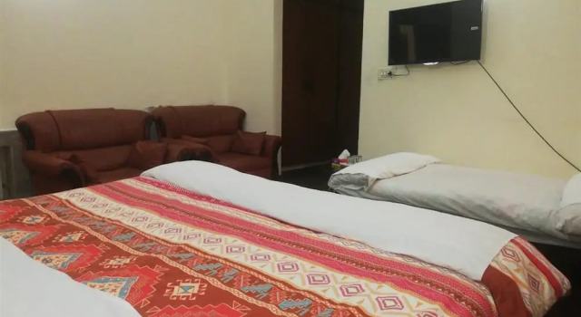 Premier Lodge, Book Guesthouse Hotels in Islamabad with Parking, Parking