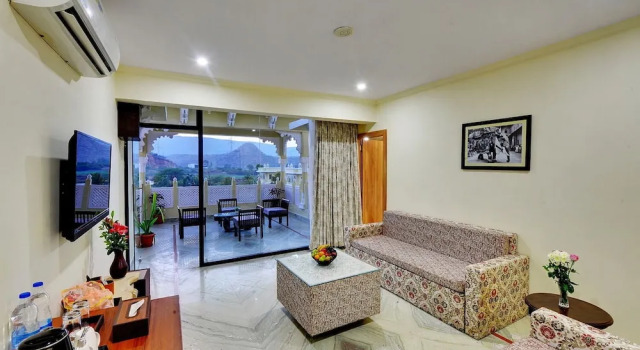 Полулюкс Padmini Bagh Resort