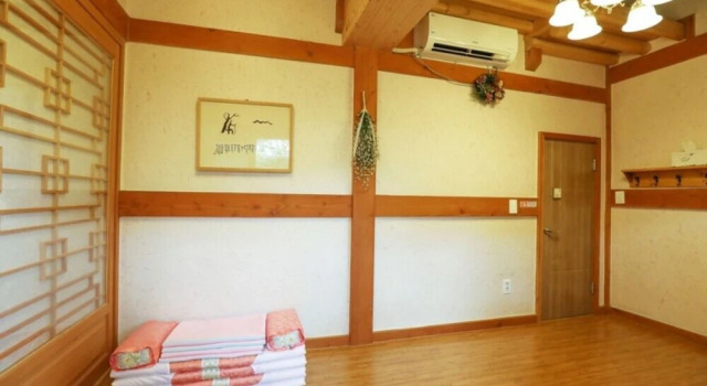 Jeonju Hanok Sukbak Cheheomgwan Pension