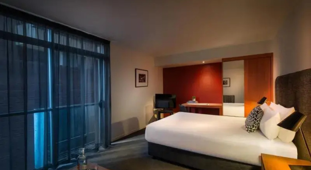 Студия Standard с балконом Punthill Apartment Hotel - Little Bourke