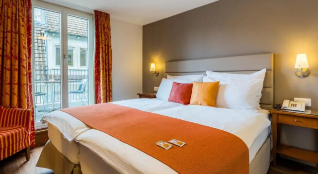 Двухместный номер Standard с балконом и с видом на город Hotel Des Alpes
