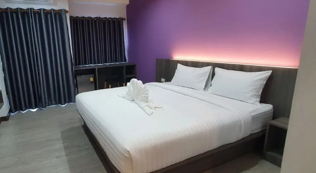 Tripper Hotel, Varaa Hotelli Hotellit North-Eastern Thailand pysäköinnillä, Pysäköinti