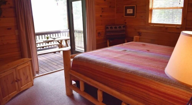 Wisteria Lodge, Book Feriehus Necowa Cove USA