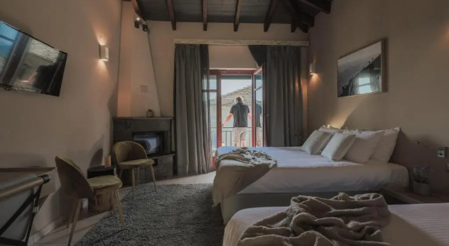 Трёхместный номер Standard Rouista Tzoumerka Resort