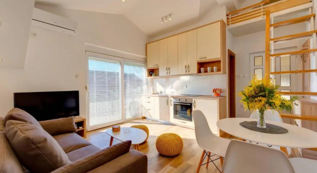 Апартаменты c 1 комнатой с частичным видом на море 42° North Apartments