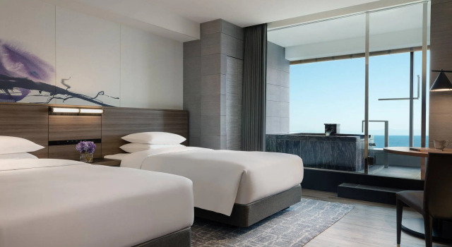 Номер Standard с видом на озеро Lake Biwa Marriott Hotel