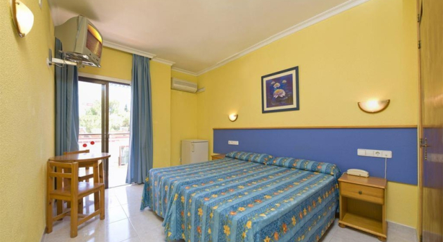 Ok Hotel Bay, Book Hotel Hotels in Ibiza with Parking, Parking