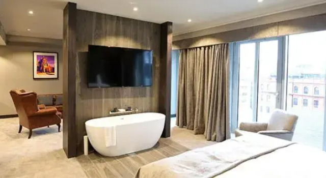 Полулюкс DoubleTree by Hilton Belfast City Ten Square