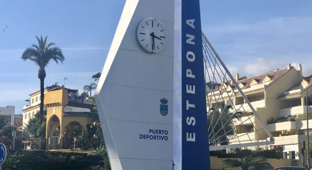 Estepona Port, 1 Bedroom Apartment - Only 5 Minutes Walk Into Estepona Port, Забронировать Апартаменты/квартира Отели Эстепона с парковкой, рядом с Палеонтологический музей, Парковка