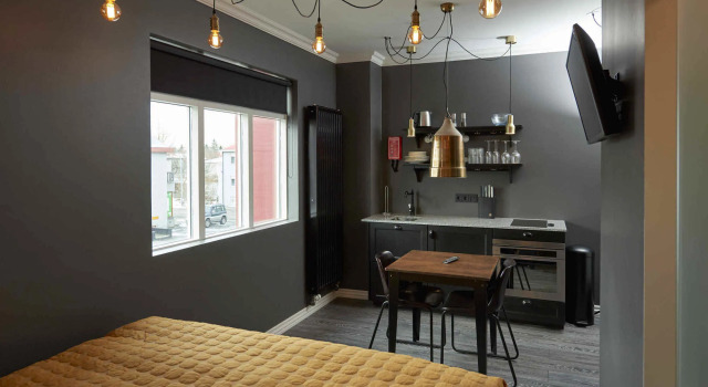 105 - A Townhouse Hotel, Забронировать Отель Отели Хёвюдборгарсвайдид с парковкой, Парковка