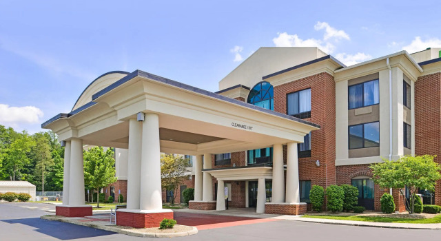 Двухместный люкс Holiday Inn Express & Suites North Lima by IHG