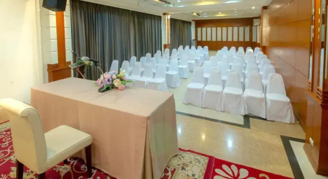 Chakungrao Riverview Hotel, Забронировать Отель Кампхэнгпхет Kamphang Phet Province