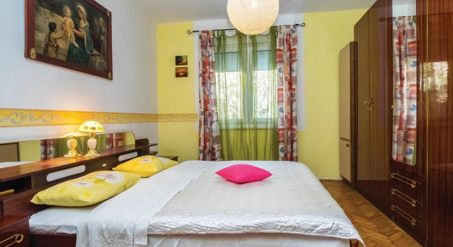 Nice Home in Jesenice With Wifi and 2 Bedrooms, Book Hotel Jesenice Split Region