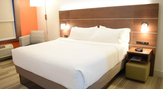 Двухместный номер Standard Holiday Inn Express & Suites Pensacola West I-10 by IHG