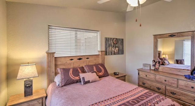 Lake Havasu Home: Heated Pool & Golf Course Views, Забронировать Дом для отпуска Лейк-Хавасу-Сити штат Аризона