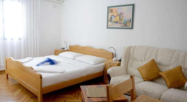 Hotel Oliva, Book Hotel 3-stjernede hoteller i Budva, 3*