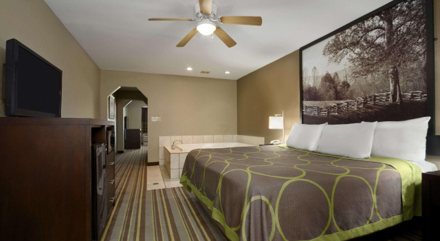 Super 8 by Wyndham-Tupelo Airport, Prenota Hotel Tupelo Mississippi