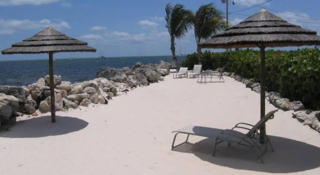 Licensed Mgr - 3/3.5 Modern Villa - Key Largo'S Premier Oceanfront Resort And Marina!, Rezerwuj Ośrodek wypoczynkowy Hotele w Key Largo z parkingiem, Parking