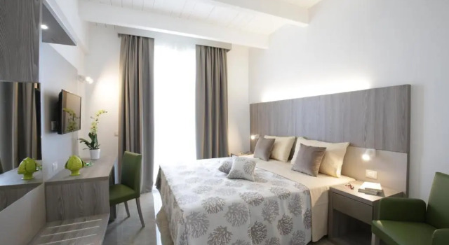 Forte 2 Hotel, Rezervați Hotel Vieste Foresta Umbra, aproape de Vieste Castle