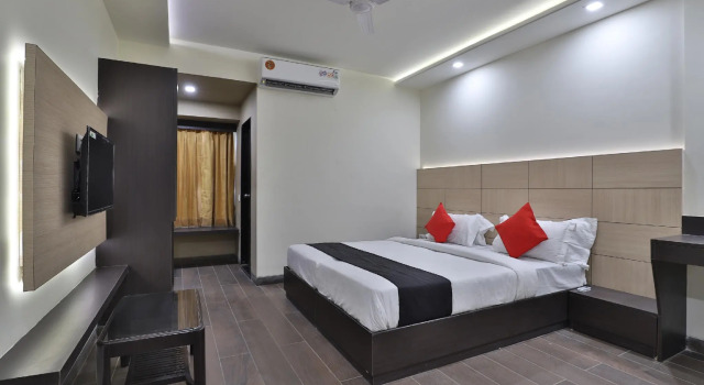 Люкс Standard Capital O 41581 Hiriz Hotel